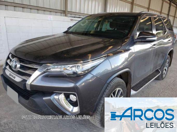 TOYOTA HILUX SW4 16/17