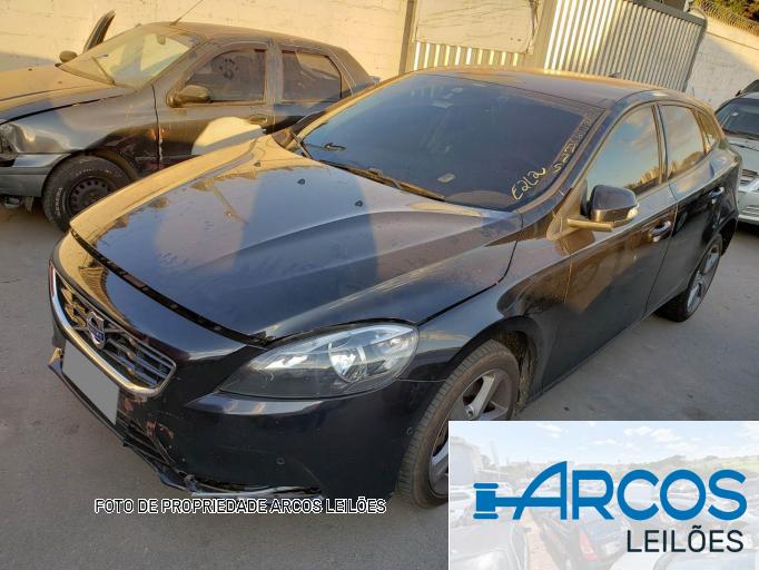 VOLVO V40 T4 15/15